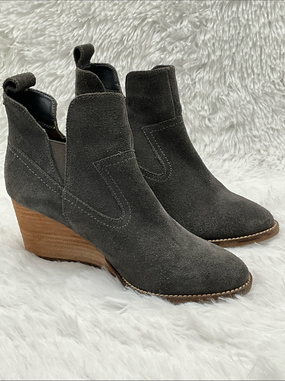 Blondo Boots Waterproof Size 5.5 Gray Suede Waterproof Wedge Ankle Booties